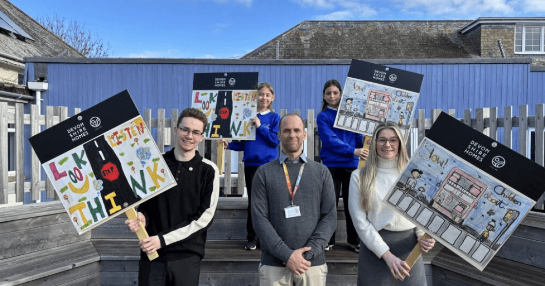 Mariners Haven Road Signs